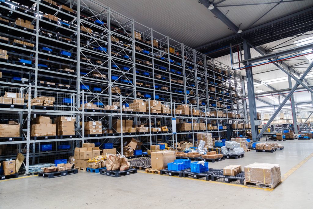 modern big warehouse dropshipping